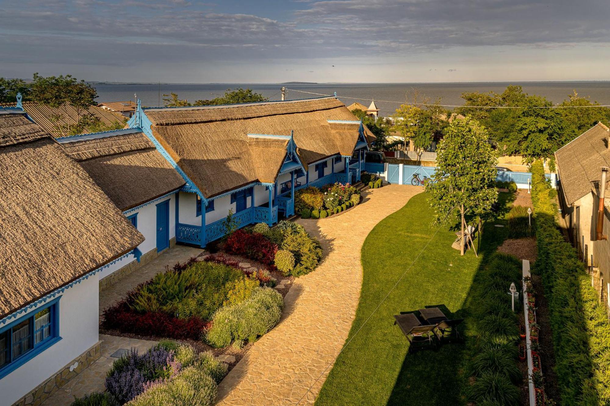 Casa Filip Din Sarichioi Hotel Exterior photo